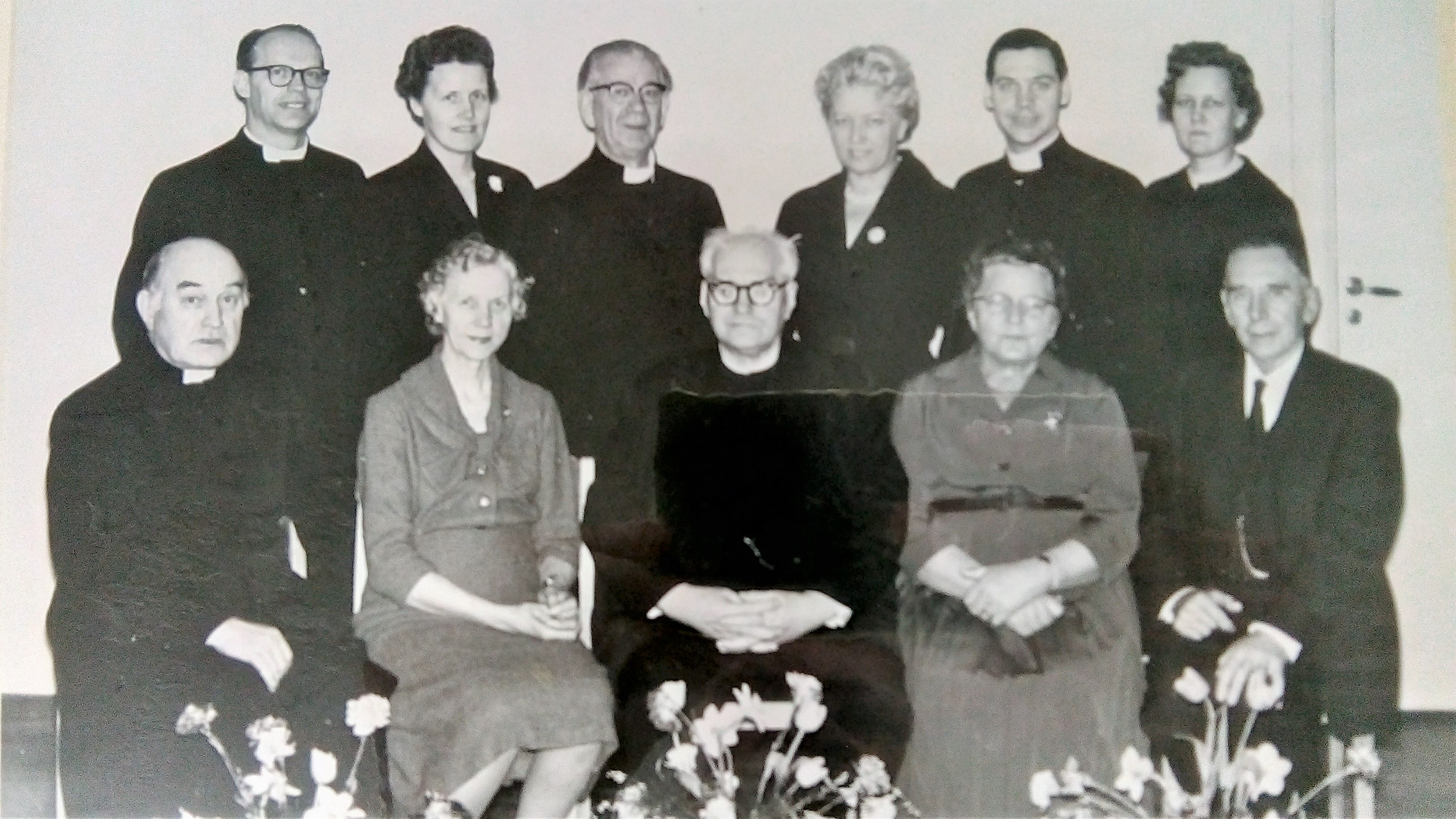 1961-50-ars-jubileum-pastorer-med-fruar.jpg